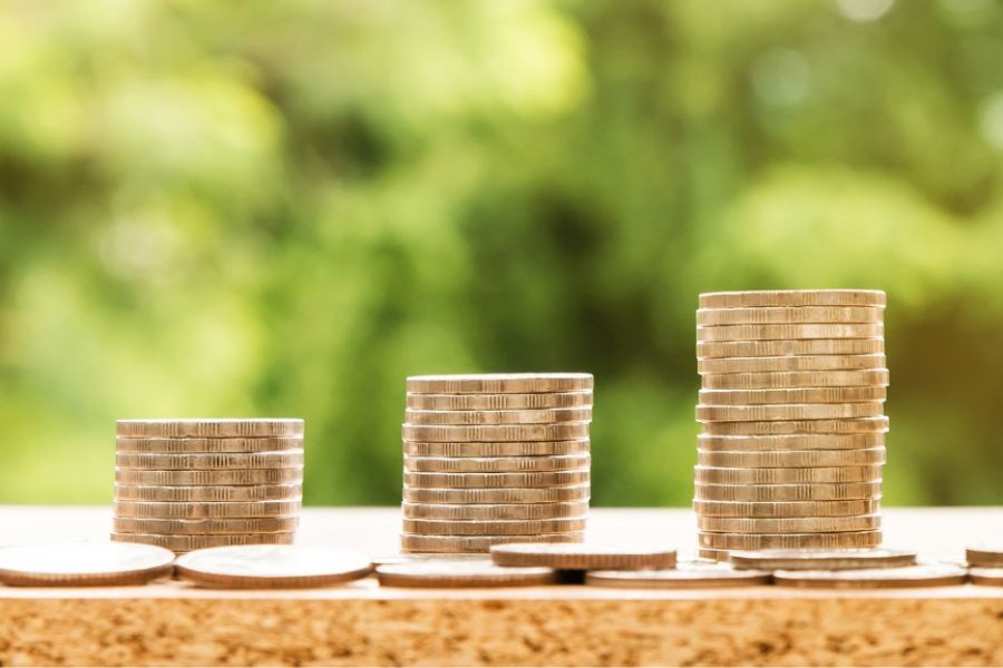 Tips on giving back Image: stacks of coins